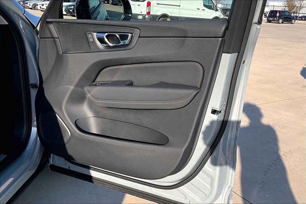 New 2026 Volvo XC60 B5 Plus w/ Climate Package AWD/4WD image 11