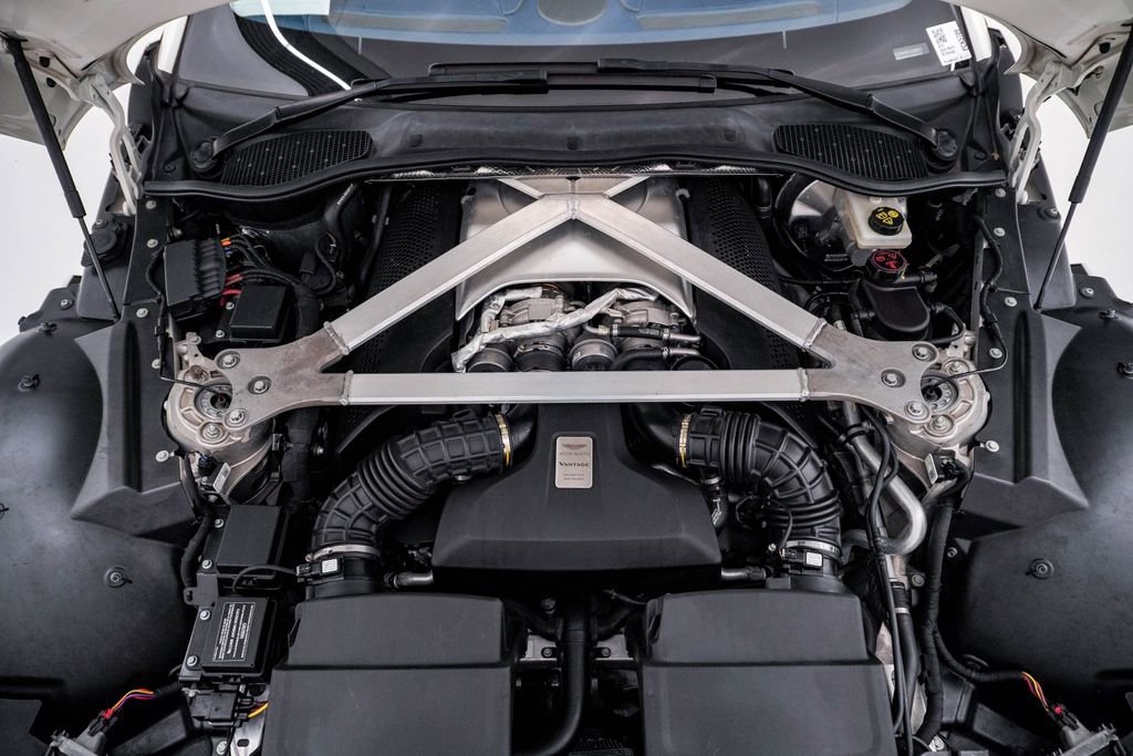 Used 2019 Aston Martin V8 Vantage Coupe image 34