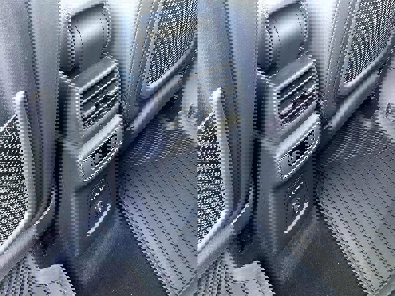 Used 2023 Audi Q4 e-tron Premium Plus image 37