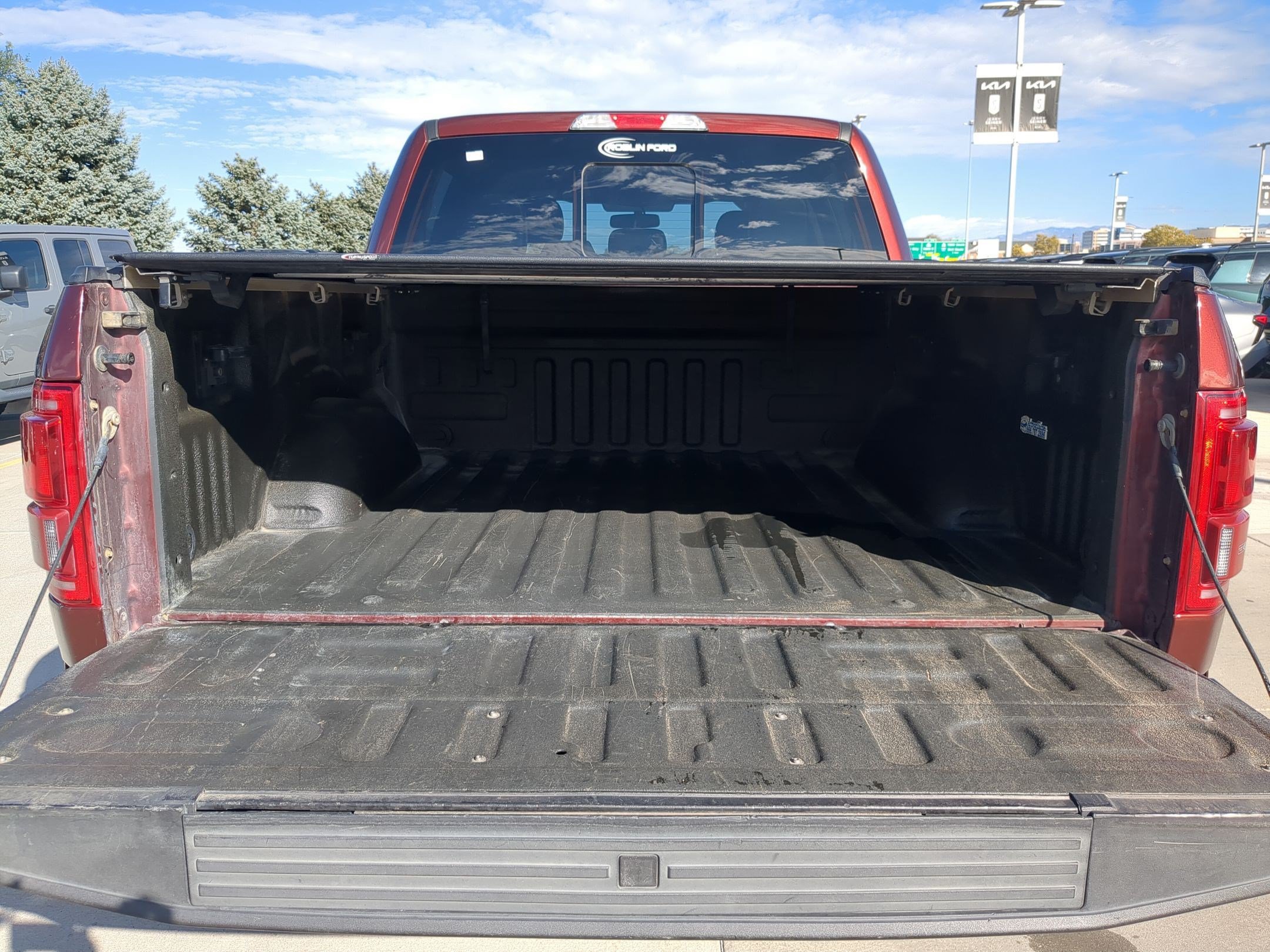 Used 2017 Ford F150 Lariat w/ Equipment Group 501A Mid AWD/4WD image 31