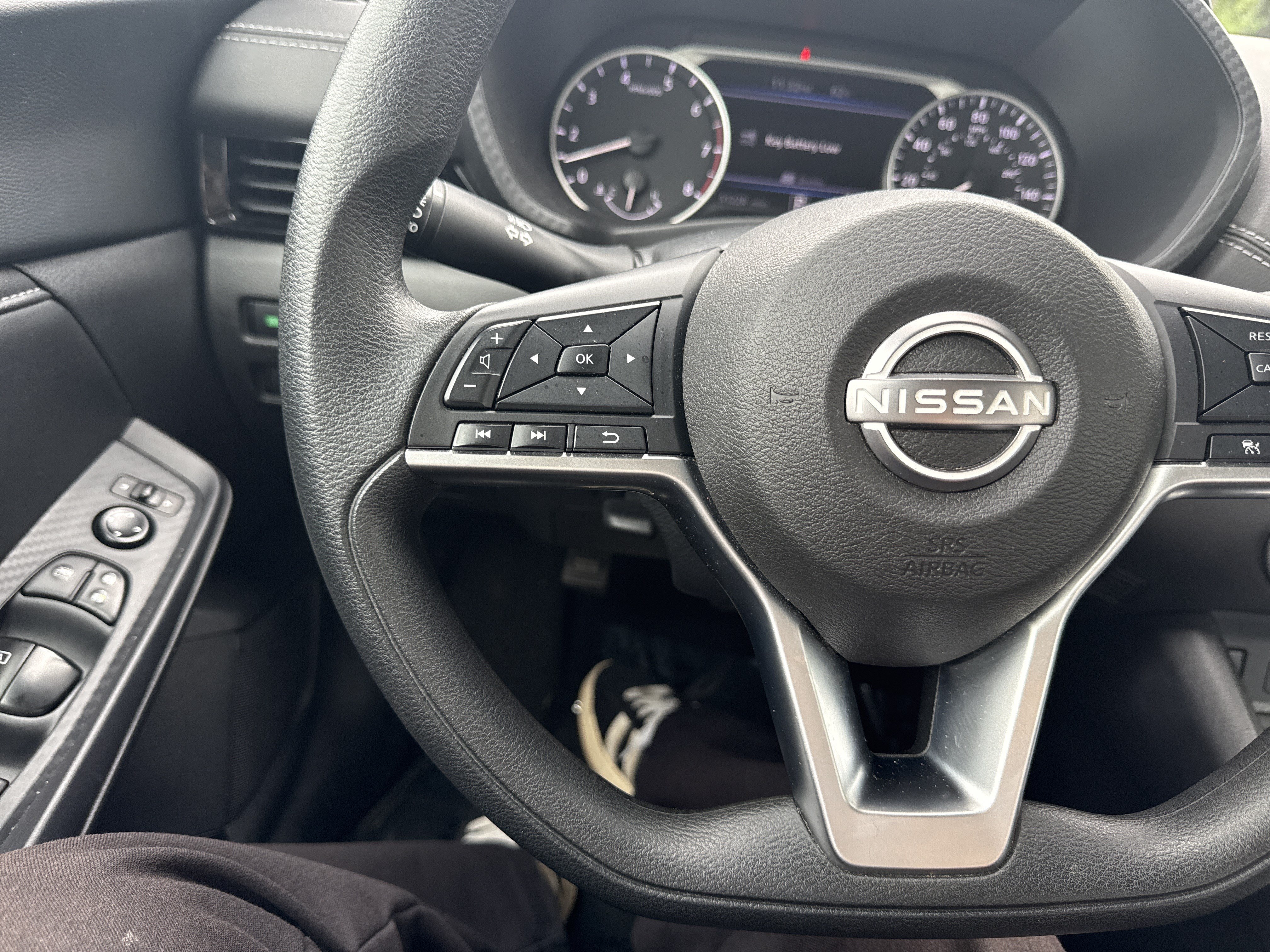 Used 2024 Nissan Sentra SV FWD image 19