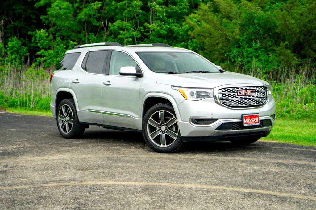 Used 2019 GMC Acadia Denali w/ Technology Package AWD/4WD image 2
