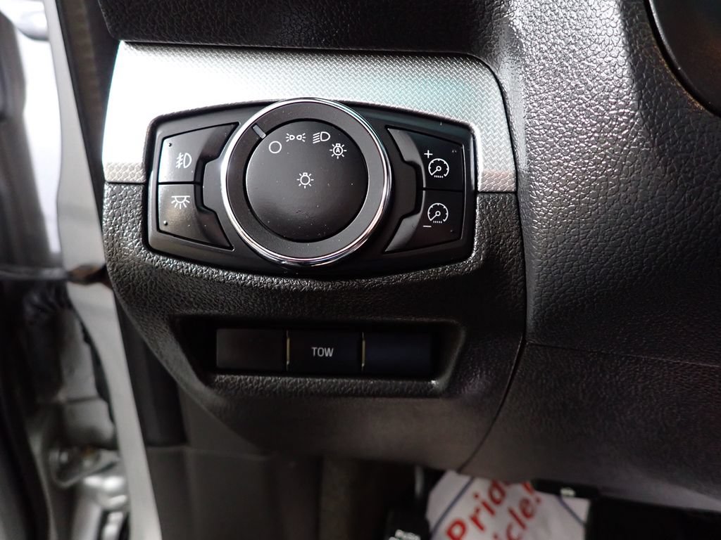 Used 2013 Ford Explorer XLT FWD image 23