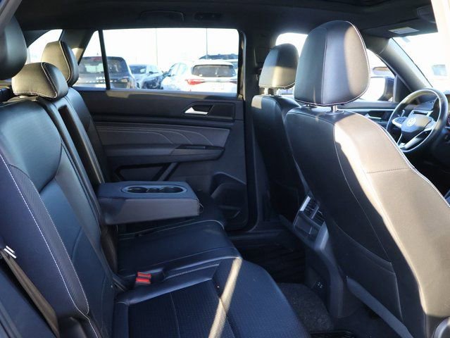 Used 2022 Volkswagen Atlas Cross Sport SEL R-Line image 11