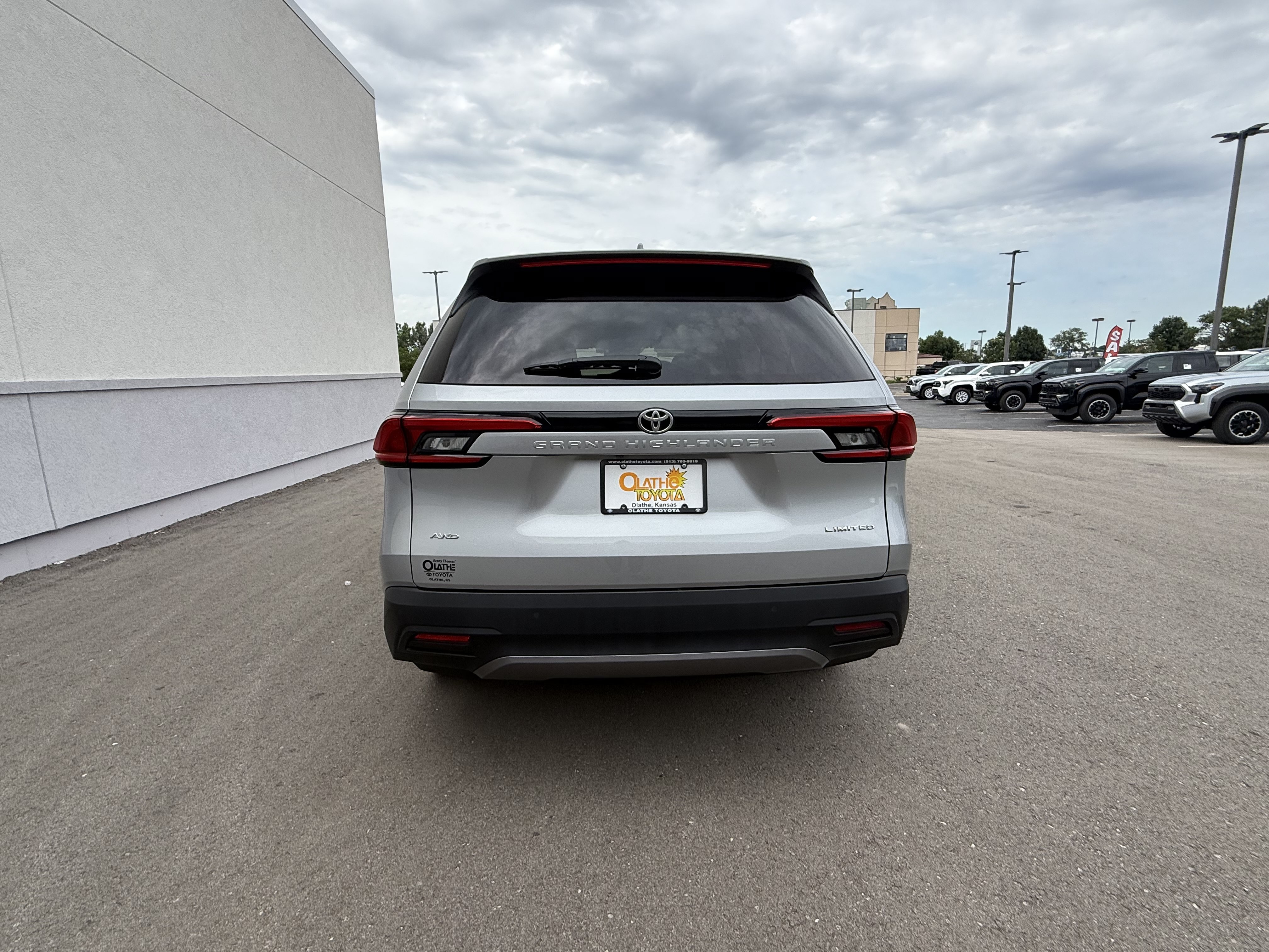 Certified 2024 Toyota Grand Highlander AWD image 25