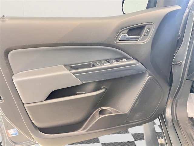 Used 2017 Chevrolet Colorado Z71 image 10