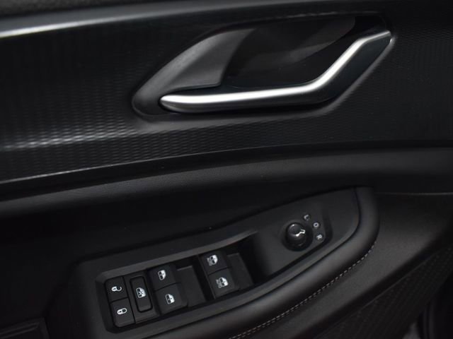 Used 2024 Jeep Grand Cherokee L Laredo image 13