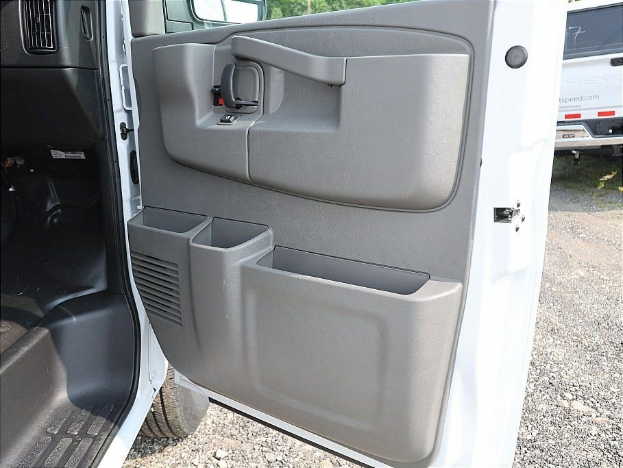 New 2025 Chevrolet Express 2500 w/ Communications Package image 31