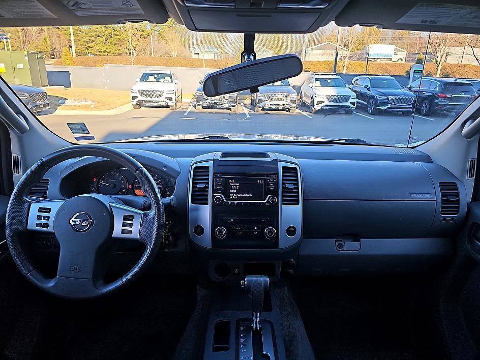 Used 2016 Nissan Frontier SV image 26