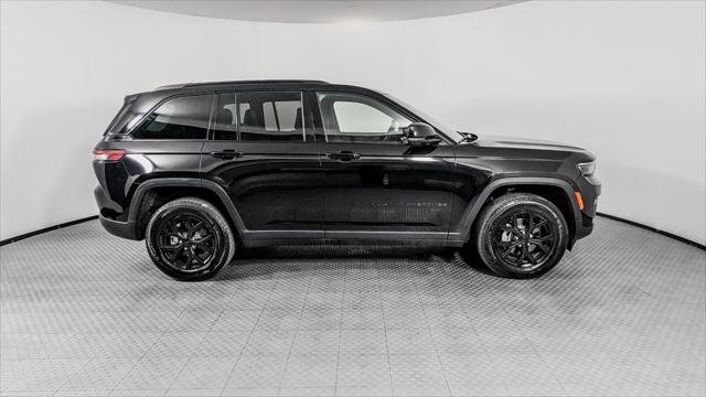 Used 2024 Jeep Grand Cherokee Altitude RWD image 9