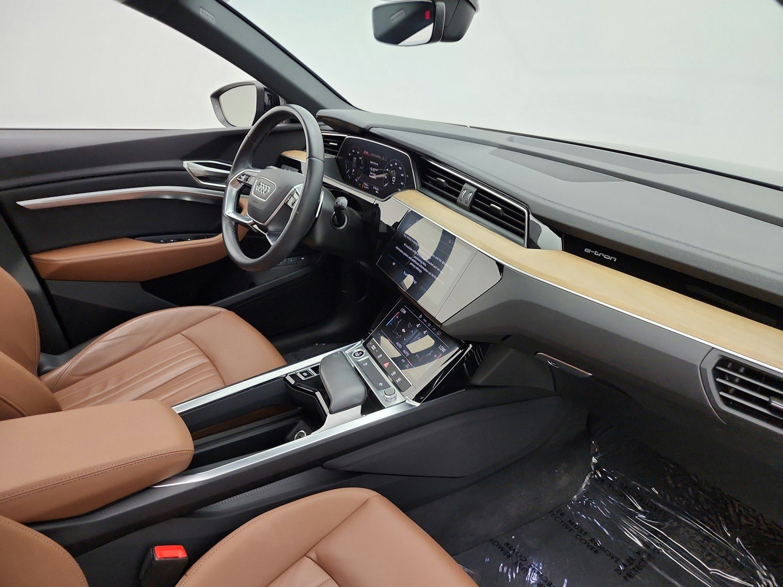 Used 2024 Audi Q8 e-tron Premium AWD/4WD image 20