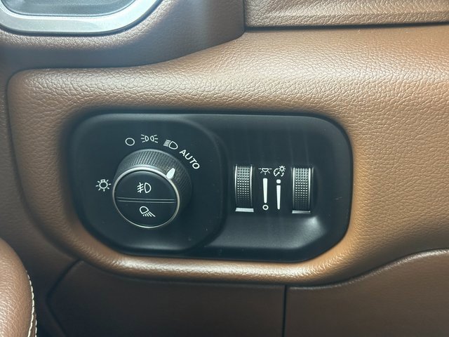 Used 2022 RAM 3500 Laramie image 31