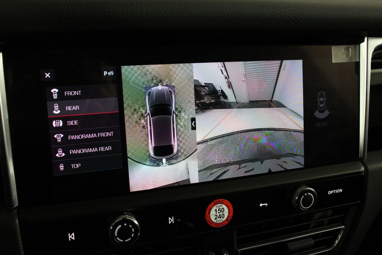 Certified 2025 Porsche Macan image 17