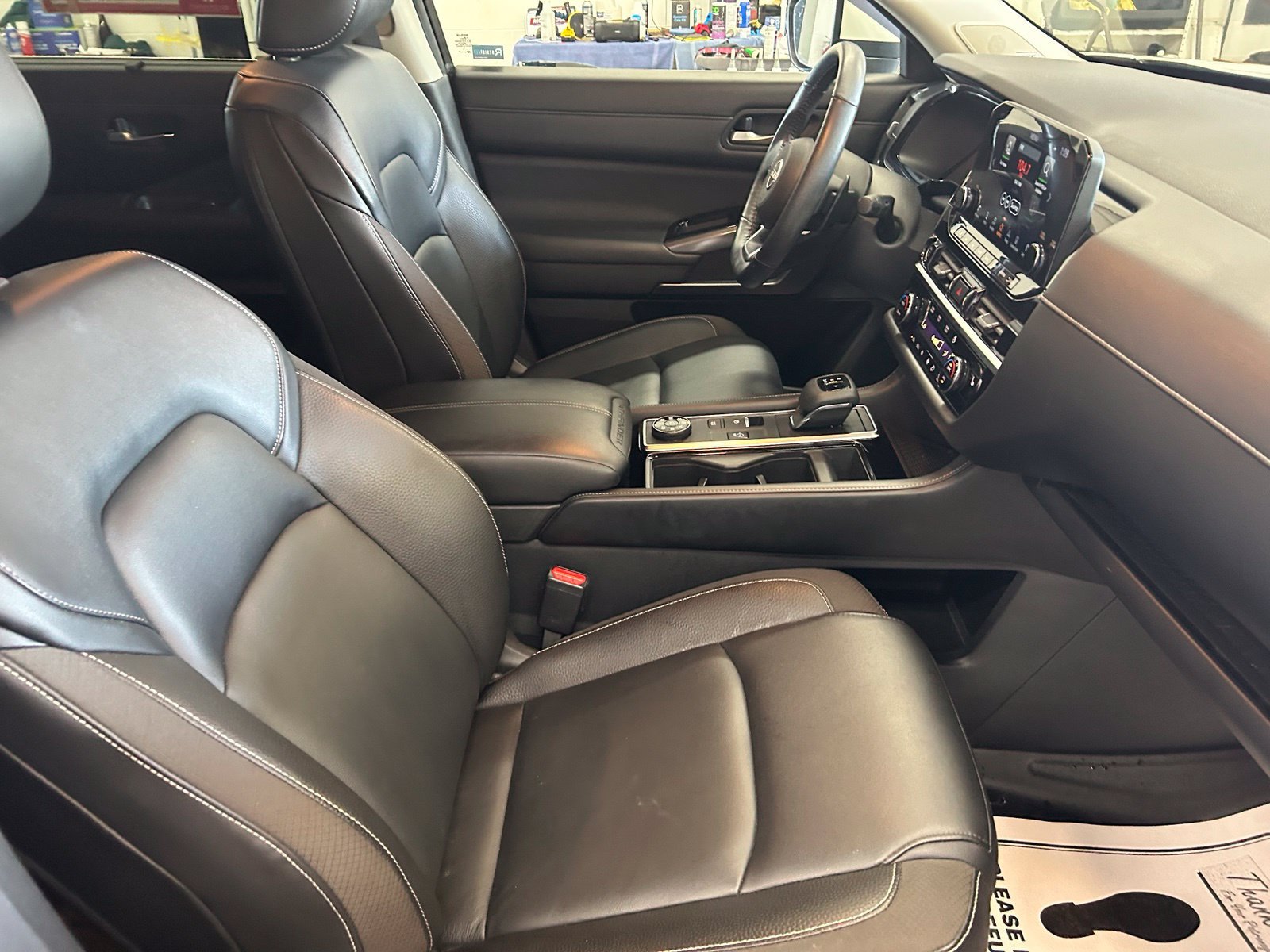 Used 2023 Nissan Pathfinder SL w/ SL Premium Package AWD/4WD image 34