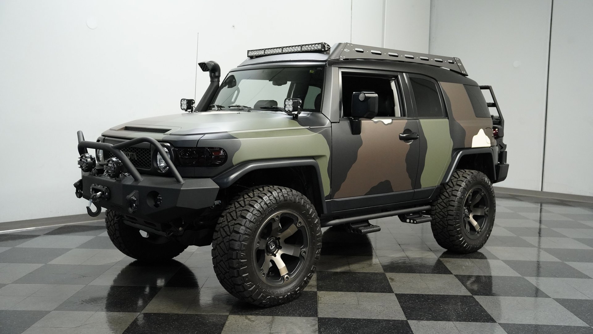 Used 2011 Toyota FJ Cruiser 4WD image 6