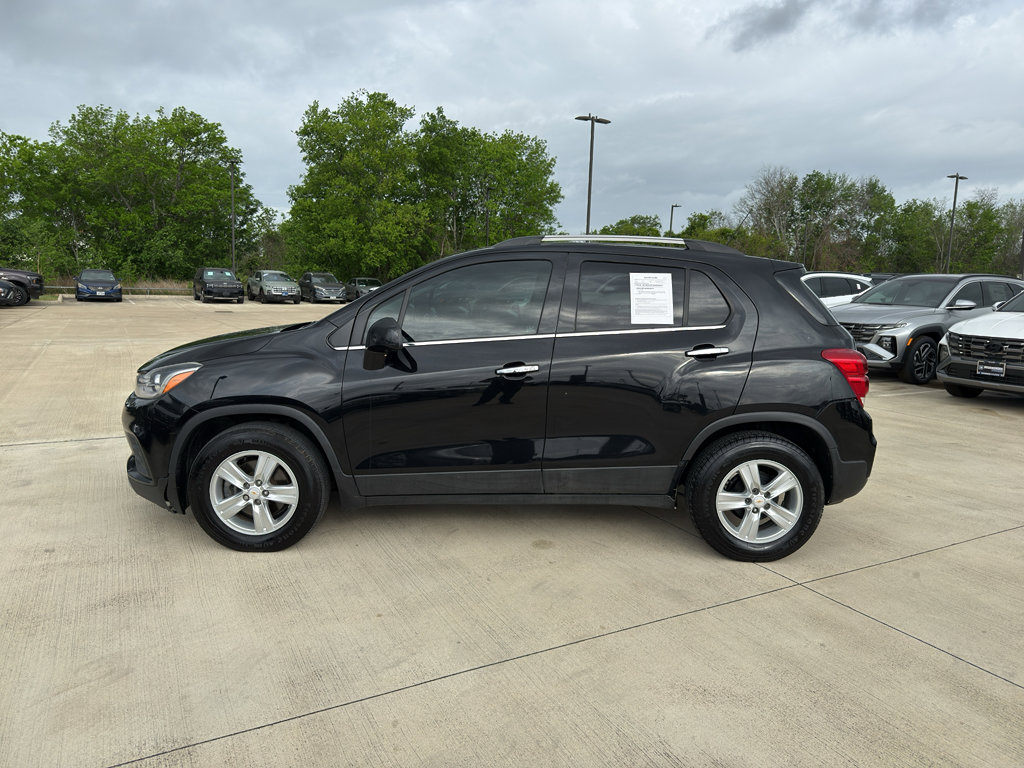 Used 2020 Chevrolet Trax LT w/ LT Convenience Package image 11