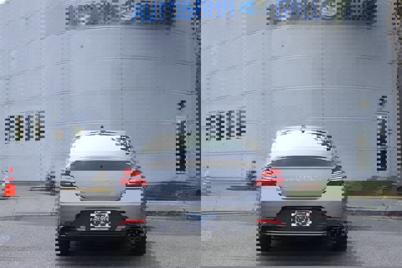 Used 2022 Genesis G70 2.0T RWD image 7