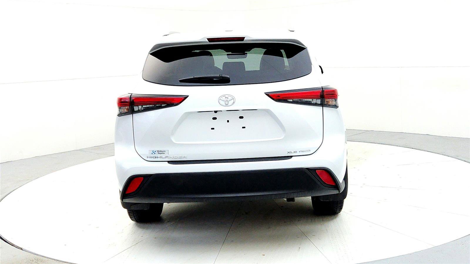 Used 2022 Toyota Highlander XLE image 5