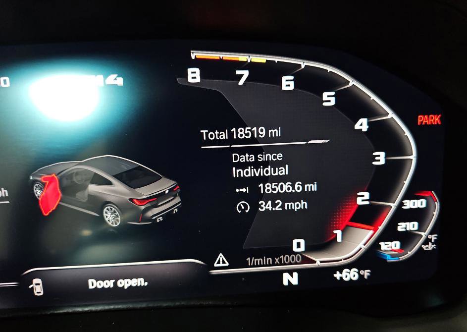 Used 2021 BMW M4 Coupe w/ M Carbon Exterior Package RWD image 12