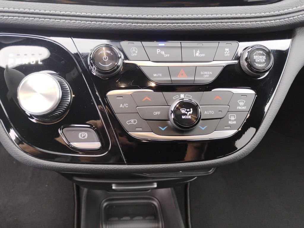 New 2026 Chrysler Pacifica Select image 27