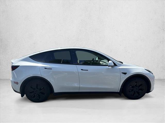 Used 2025 Tesla Model Y Long Range RWD image 4