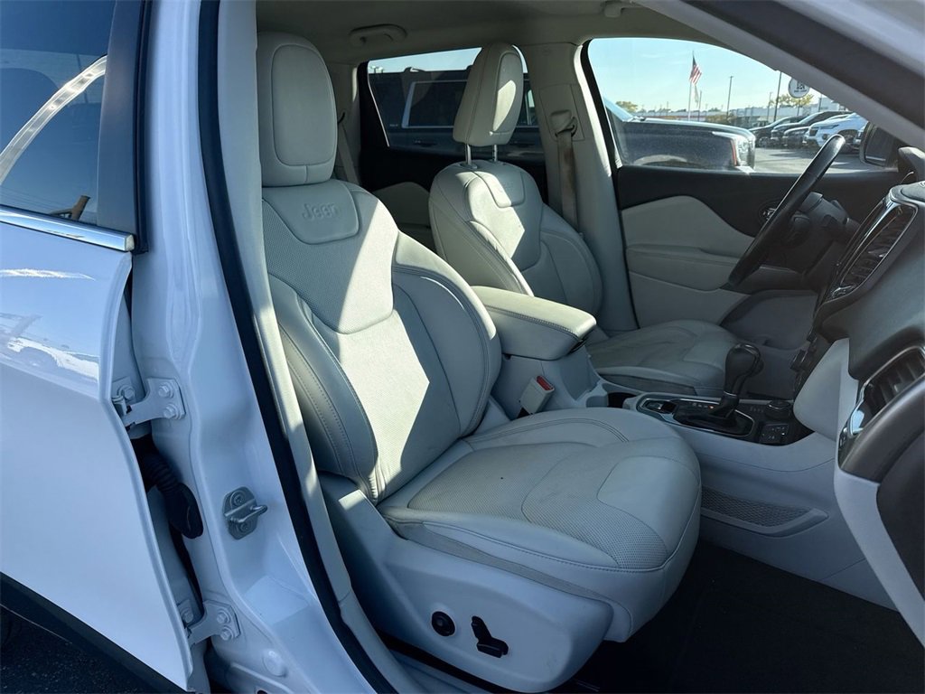 Used 2020 Jeep Cherokee Limited w/ Technology Group image 25