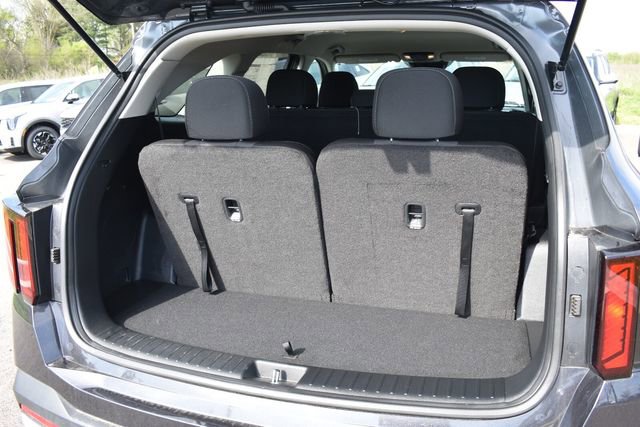 New 2025 Kia Sorento LX FWD image 17