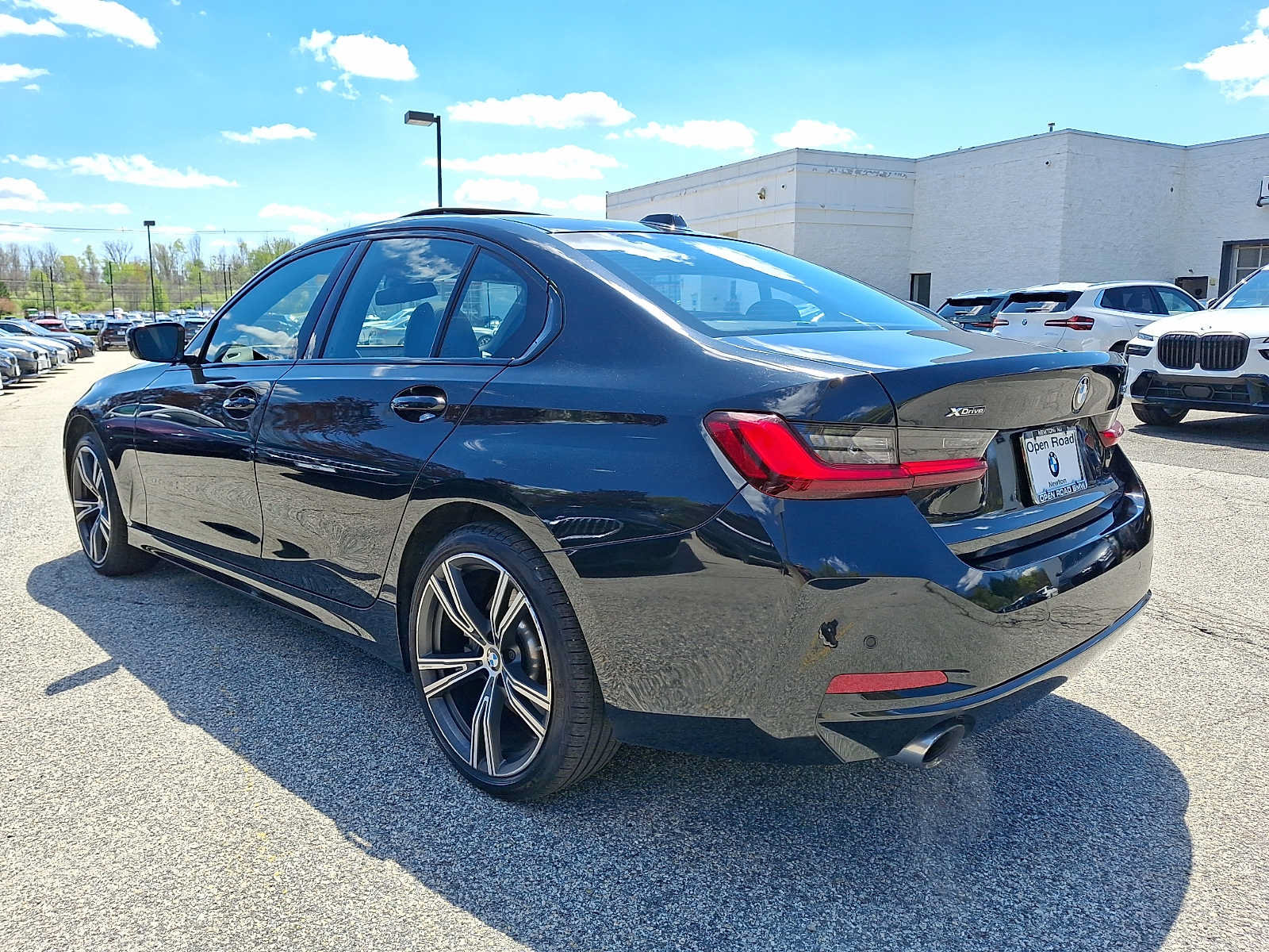 Used 2023 BMW 330i xDrive Sedan w/ Driving Assistance Package AWD/4WD image 4