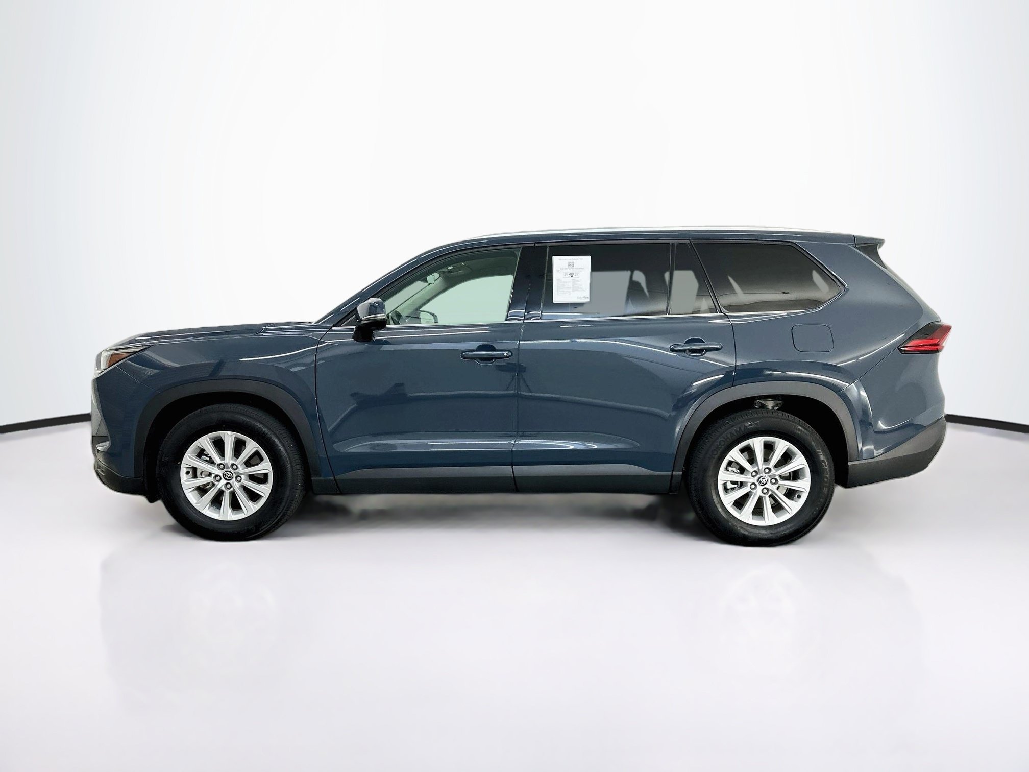 Used 2026 Toyota Grand Highlander AWD image 4