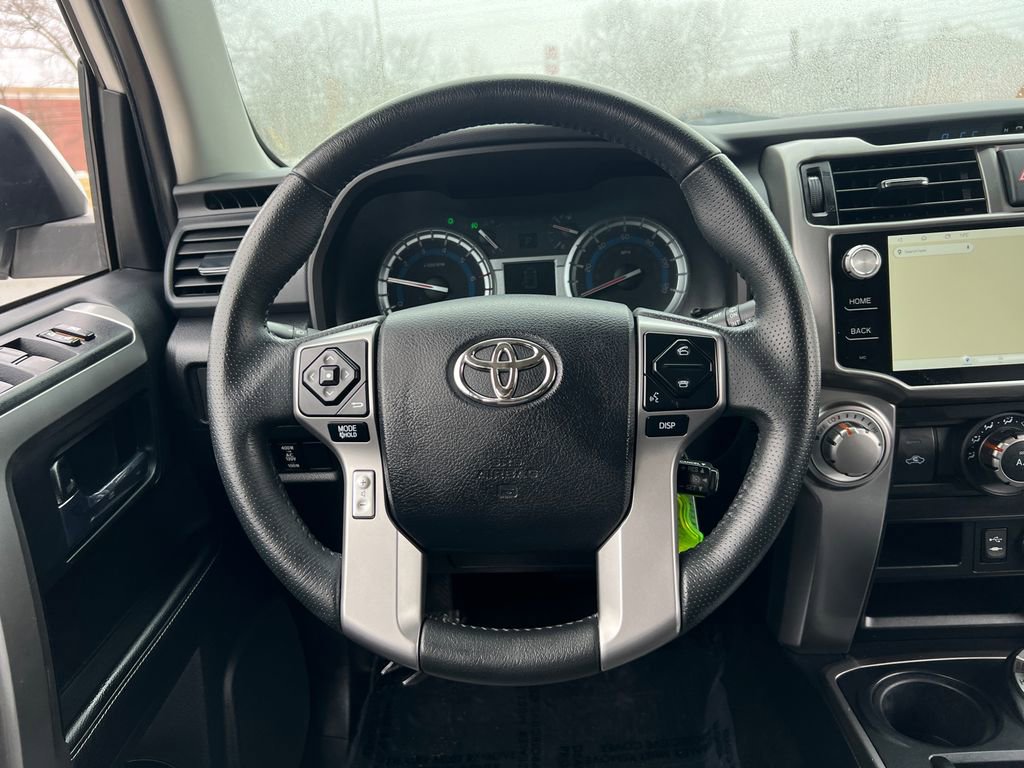 Used 2015 Toyota 4Runner SR5 image 27
