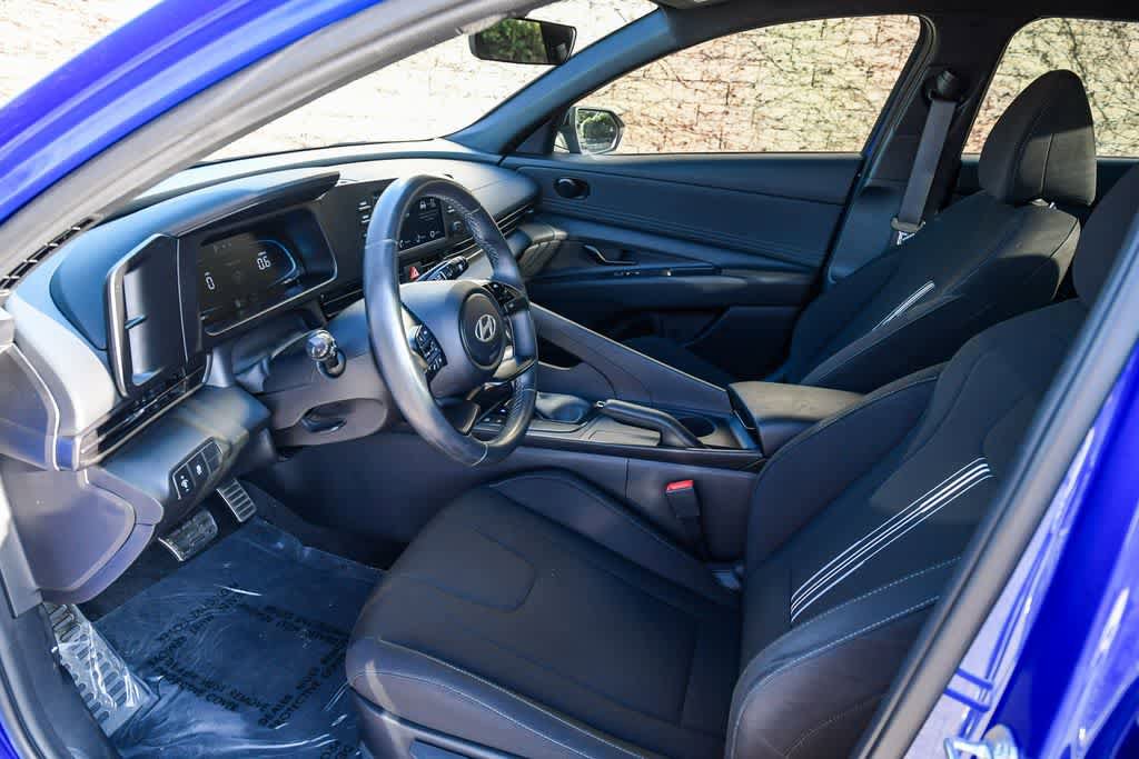Used 2025 Hyundai Elantra Sport FWD image 16