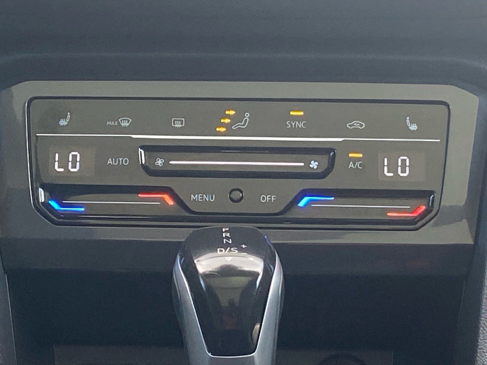 Certified 2023 Volkswagen Tiguan SE w/ Panoramic Sunroof Package FWD image 10