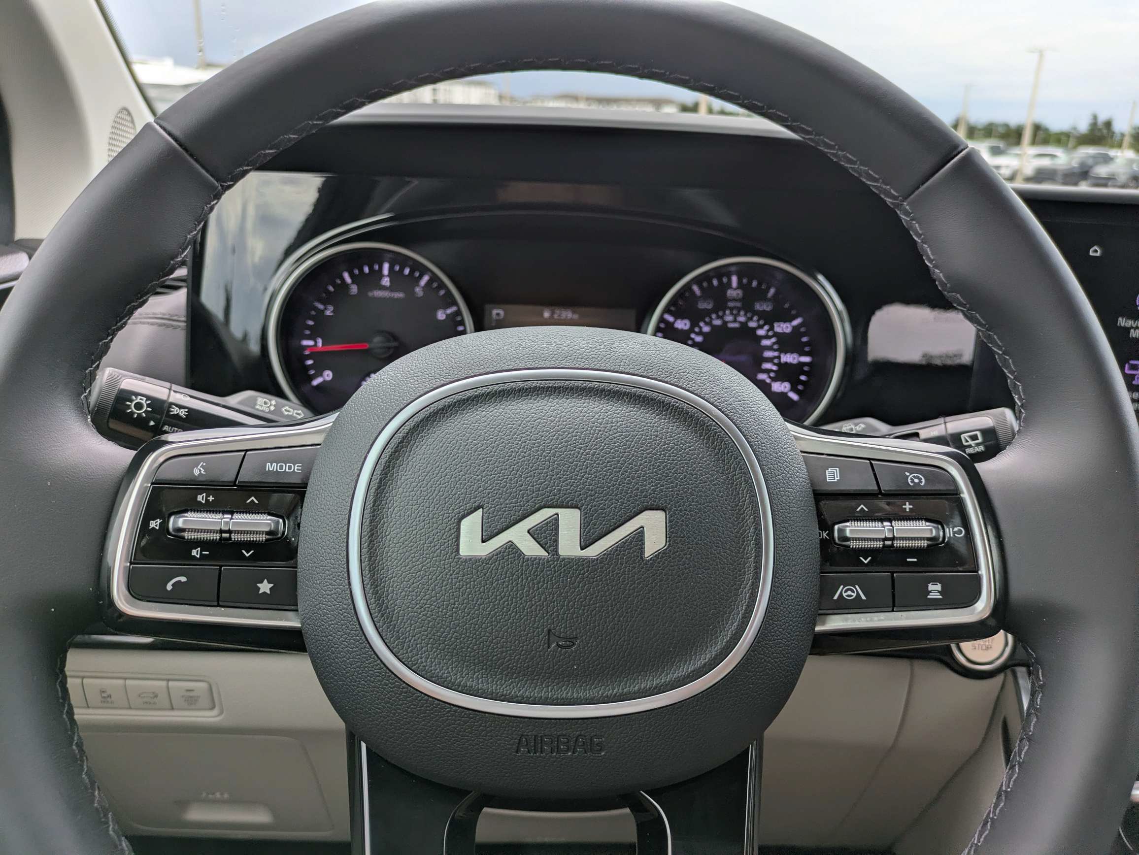 Certified 2024 Kia Carnival EX FWD image 25
