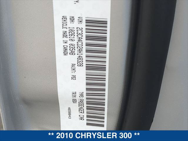 Used 2010 Chrysler 300 Touring RWD image 21