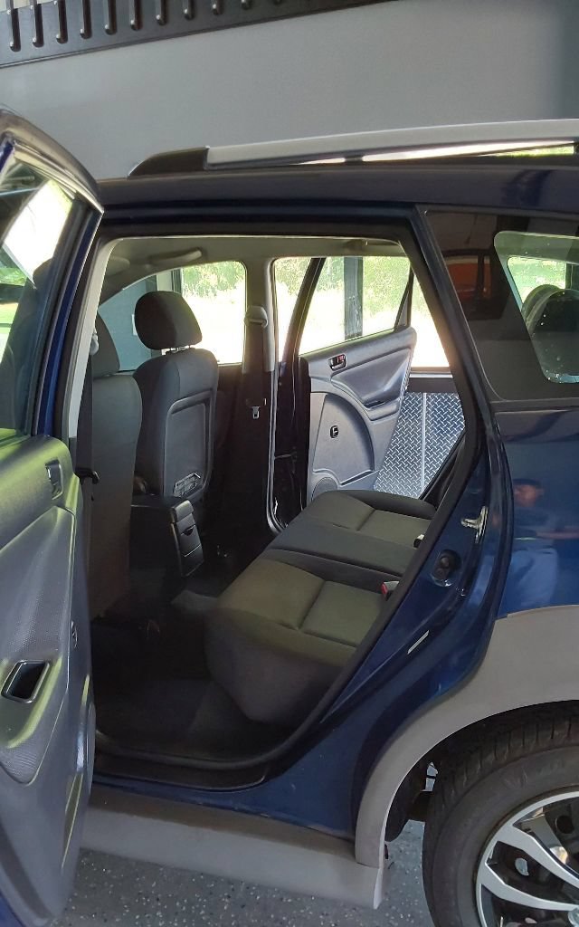 Used 2005 Pontiac Vibe w/ Power Group Value Package FWD image 19