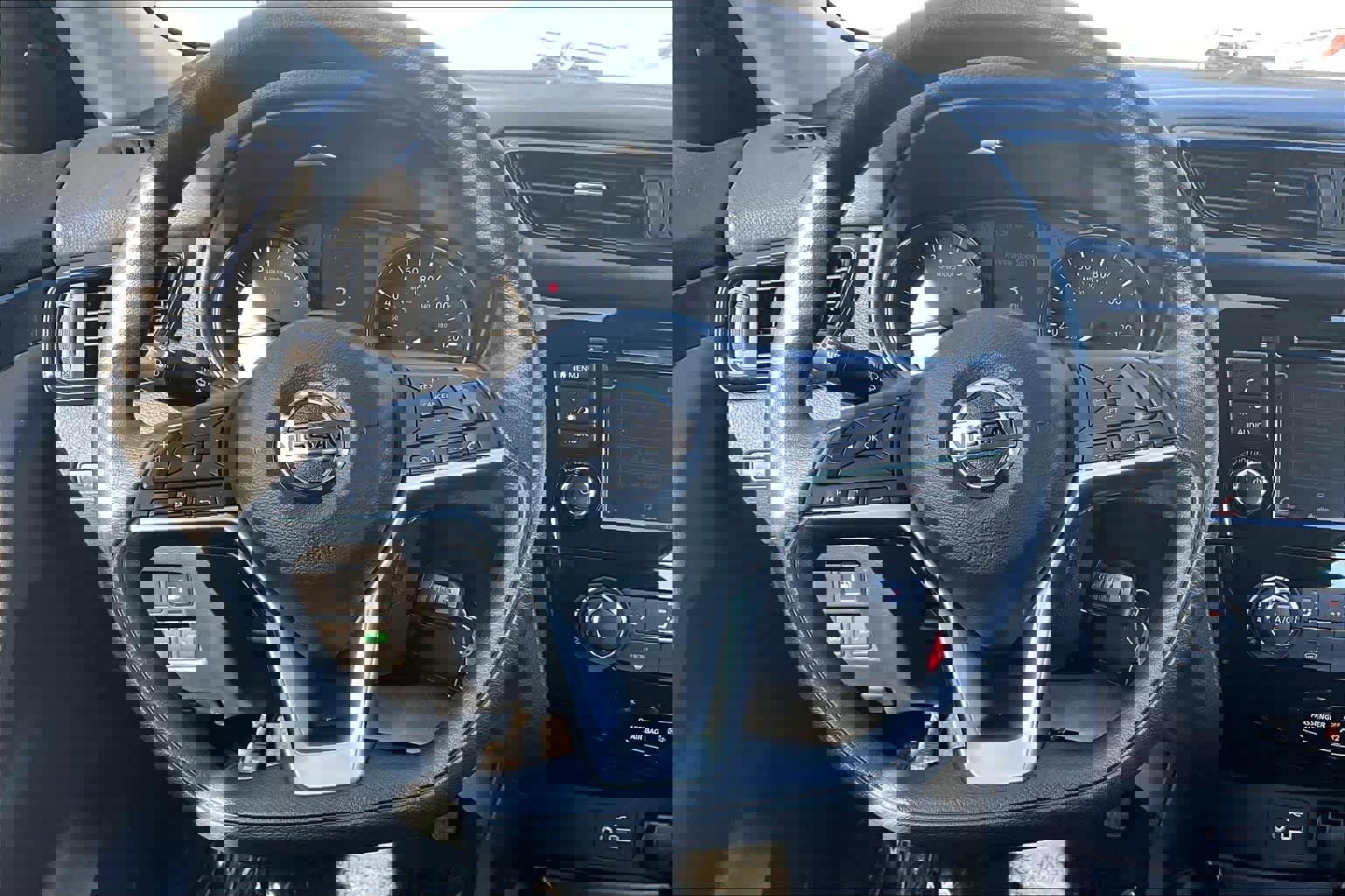 Used 2019 Nissan Rogue S image 18