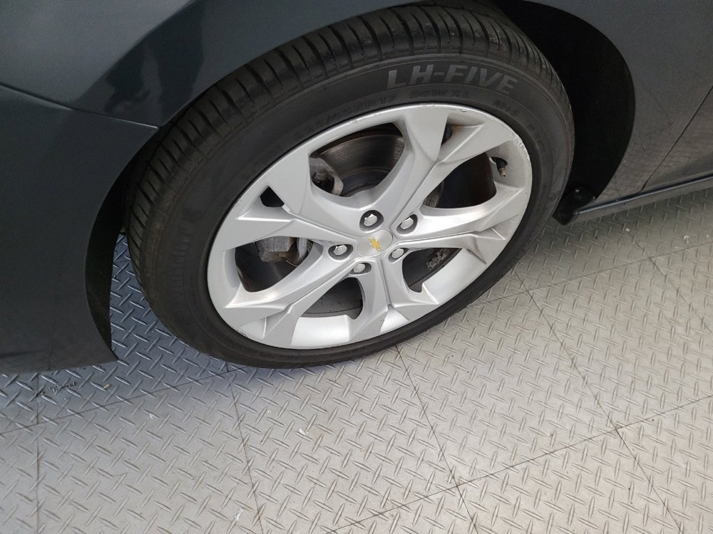 Used 2018 Chevrolet Cruze Premier FWD image 31