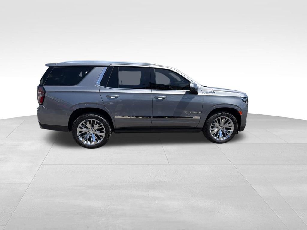 Used 2022 Chevrolet Tahoe High Country w/ Premium Package 2 AWD/4WD image 12