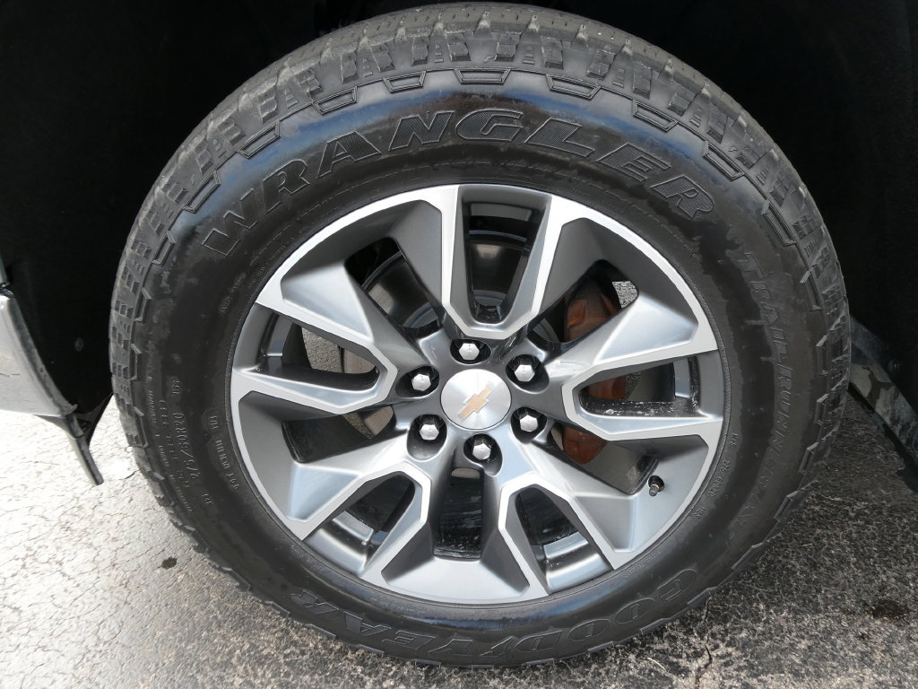 Certified 2025 Chevrolet Silverado 1500 LT AWD/4WD image 11