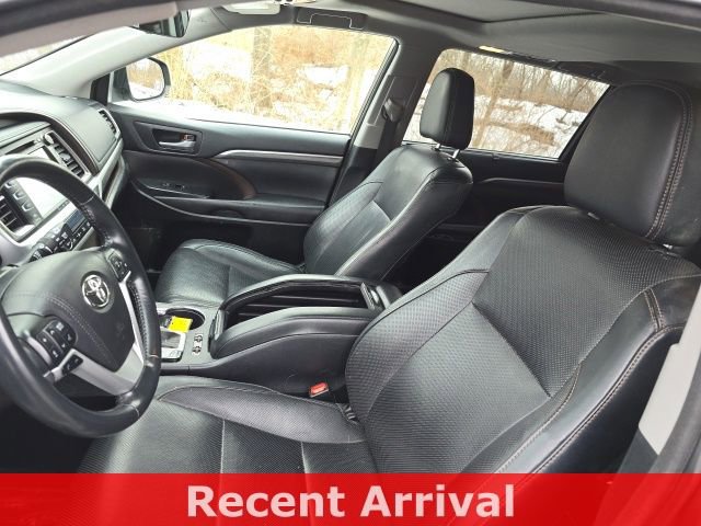 Used 2018 Toyota Highlander Limited w/ Protection Package #3 image 5