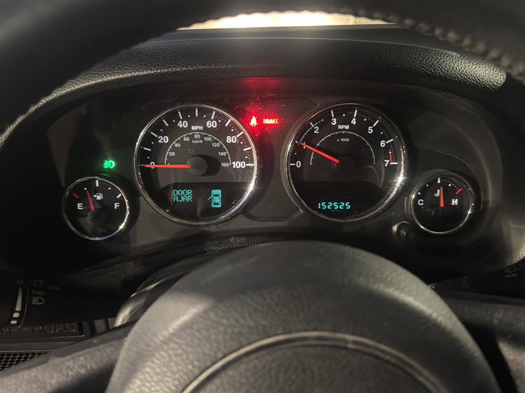 Used 2014 Jeep Wrangler Unlimited Rubicon w/ Connectivity Group image 13