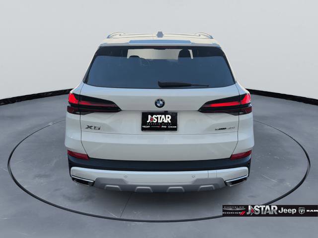 Used 2024 BMW X5 sDrive40i w/ Premium Package RWD image 4