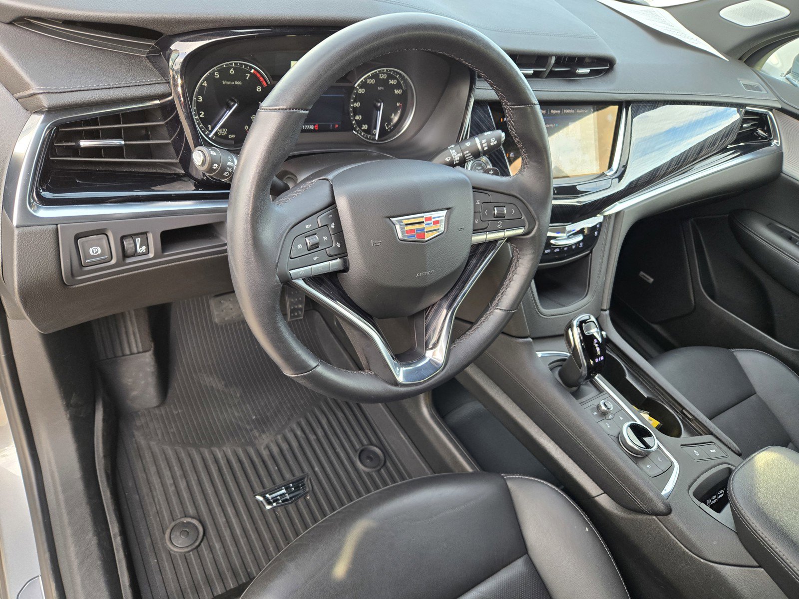 Certified 2025 Cadillac XT6 Premium Luxury image 13