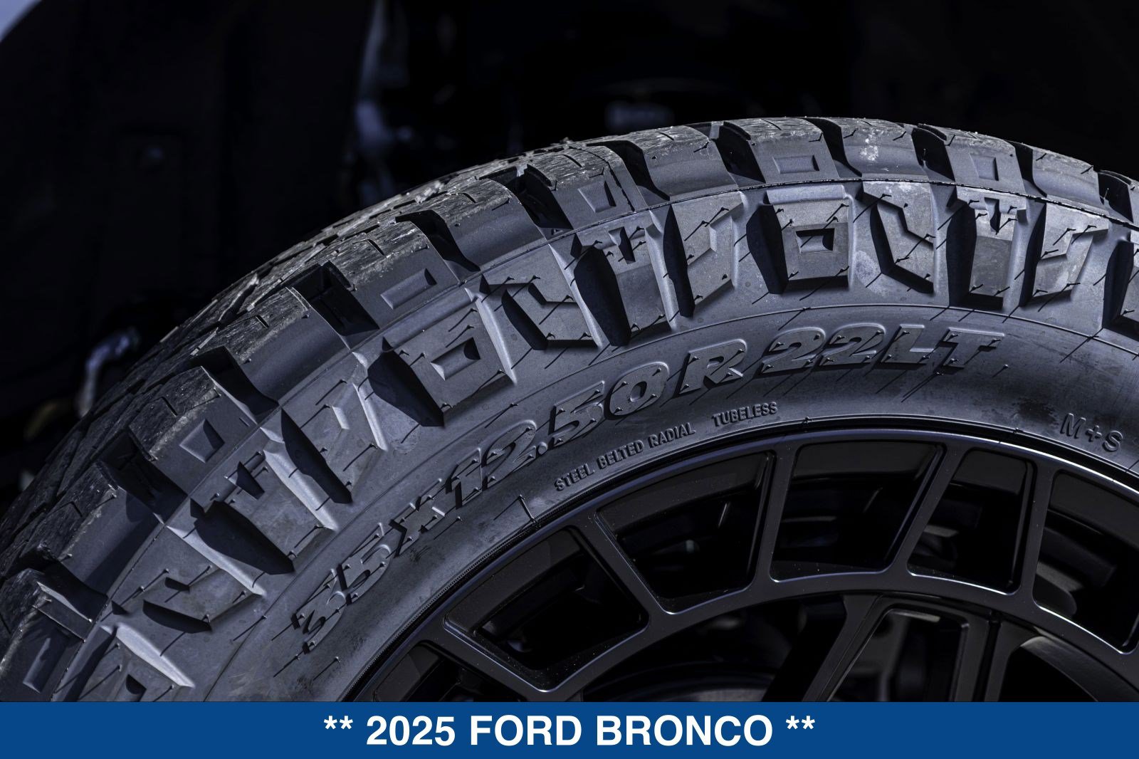 Used 2025 Ford Bronco Badlands AWD/4WD image 17