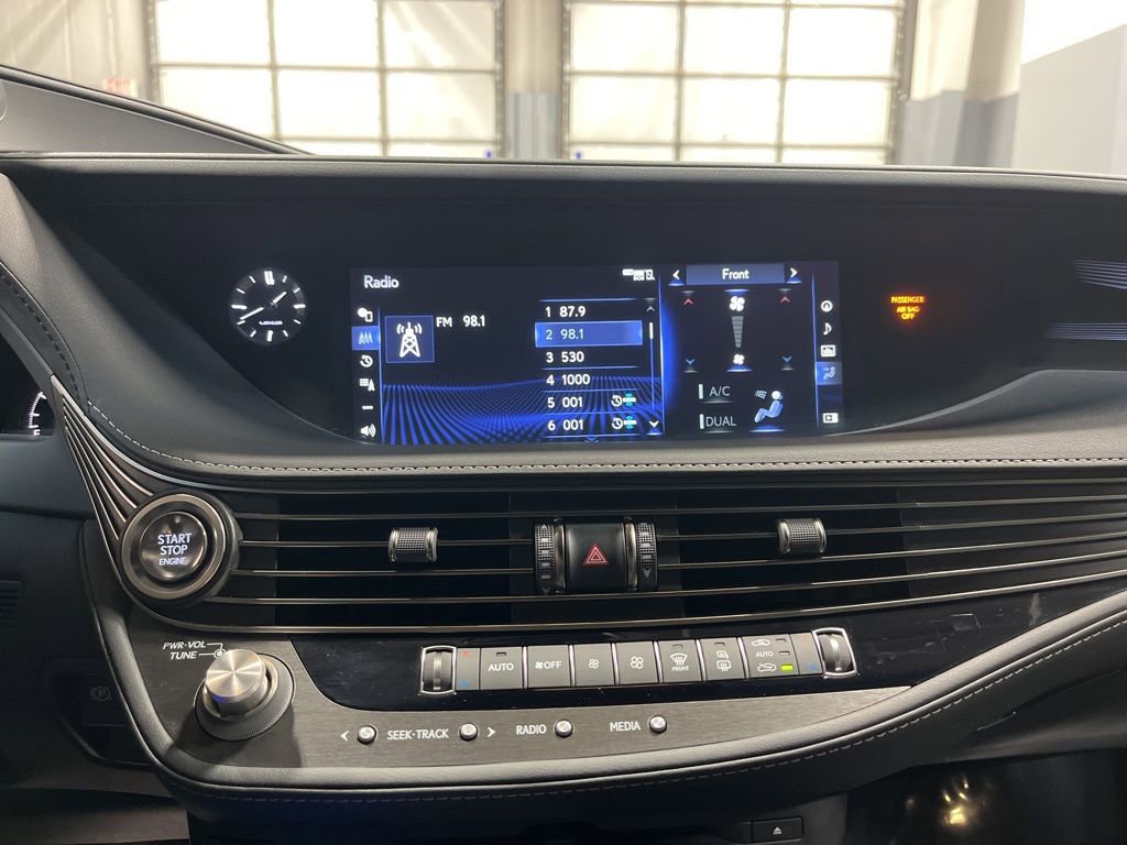 Used 2019 Lexus LS 500 AWD w/ Accessory Package (Z1) image 30