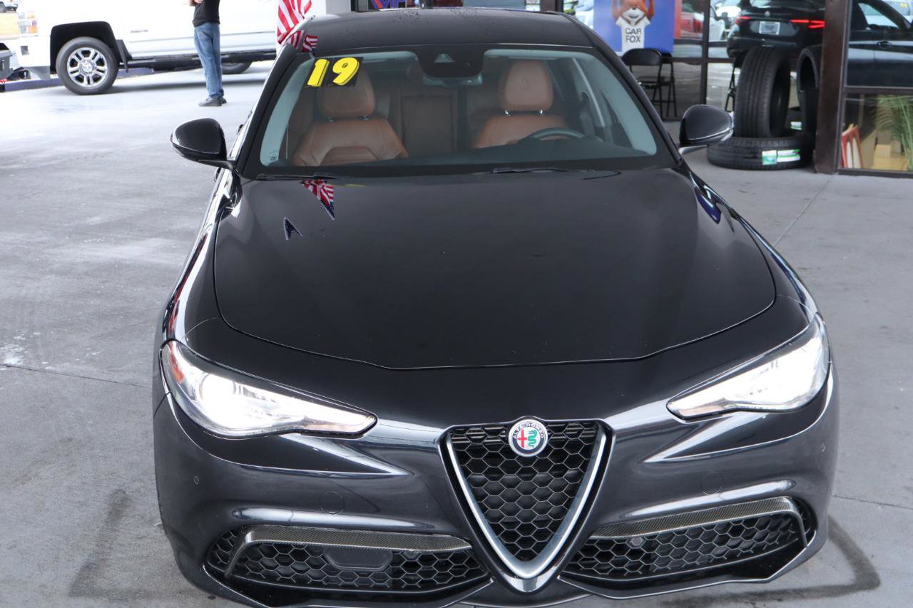 Used 2019 Alfa Romeo Giulia Ti Sport w/ Quick Order Package 22U Sport image 10