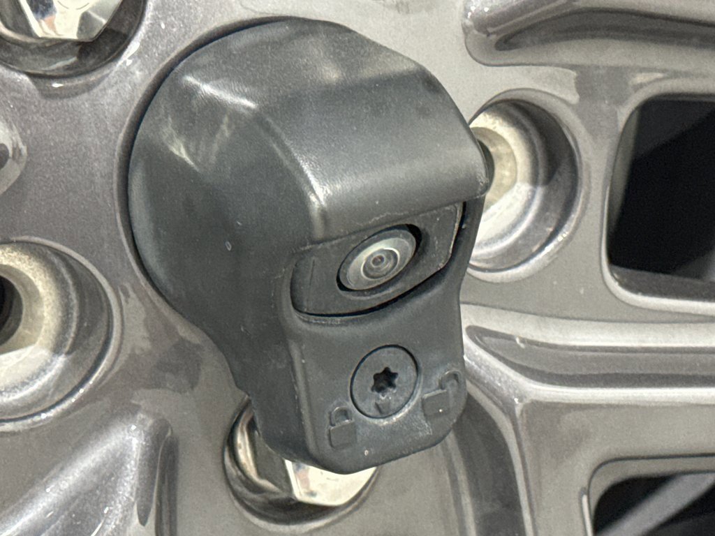 Used 2024 Jeep Wrangler Sport S image 22