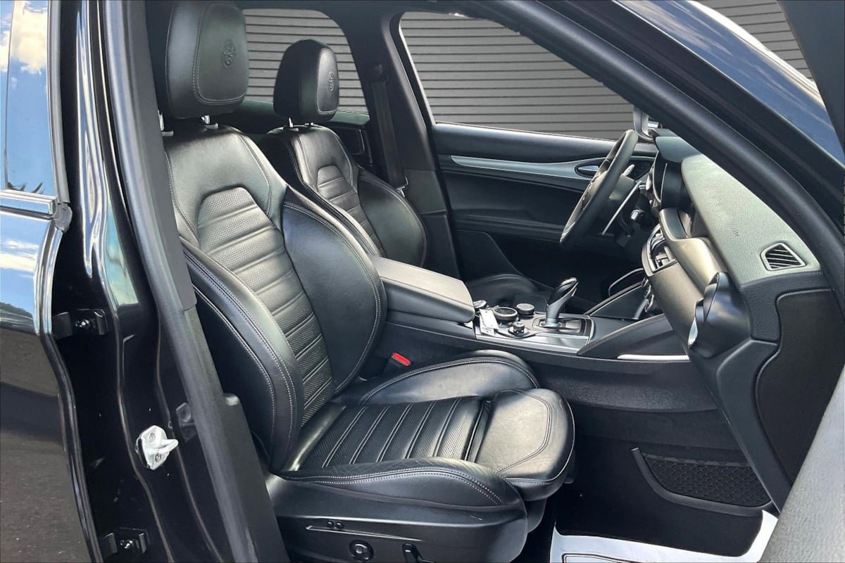 Used 2018 Alfa Romeo Stelvio Ti Sport AWD/4WD image 27