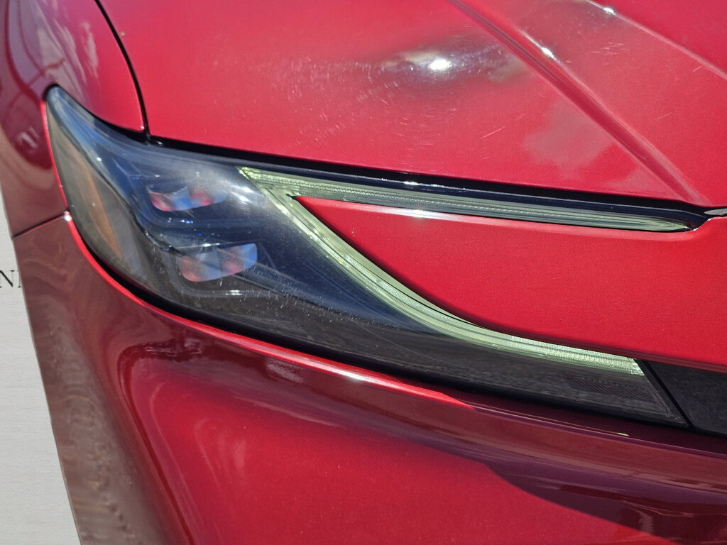 Used 2025 Toyota Camry XSE FWD image 4