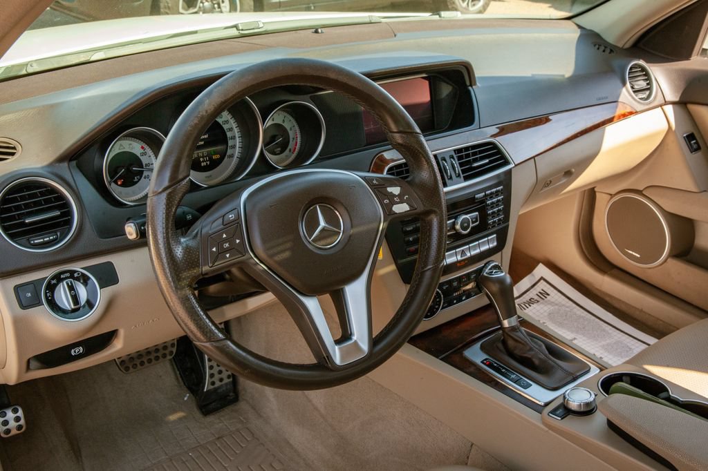 Used 2014 Mercedes-Benz C 300 4MATIC Sedan image 10